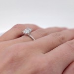 Forlovelsesring med Radiant cut Lab Grown diamant i 1.05 ct og River (E) - VVS2 - ABR21641LGHG