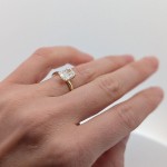 Forlovelsesring med Radiant cut Lab Grown diamant i 1.53 ct og River (E) - VVS2 - ABR21642LGGG