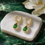 Swarovski øredobber Chroma drop Pear cut, Green, Gold-tone plated