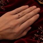 Diamantring i gult gull 14kt med rubin og 0,013 ct TW-Si - COC5000473rub
