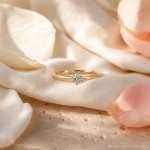 Forlovelsesring Idun i gult gull med diamant 0,25 ct TW Si - 2747744GG