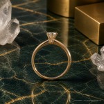 Forlovelsesring Idun i gult gull med diamant 0,30 ct TW Si - 2744064GG